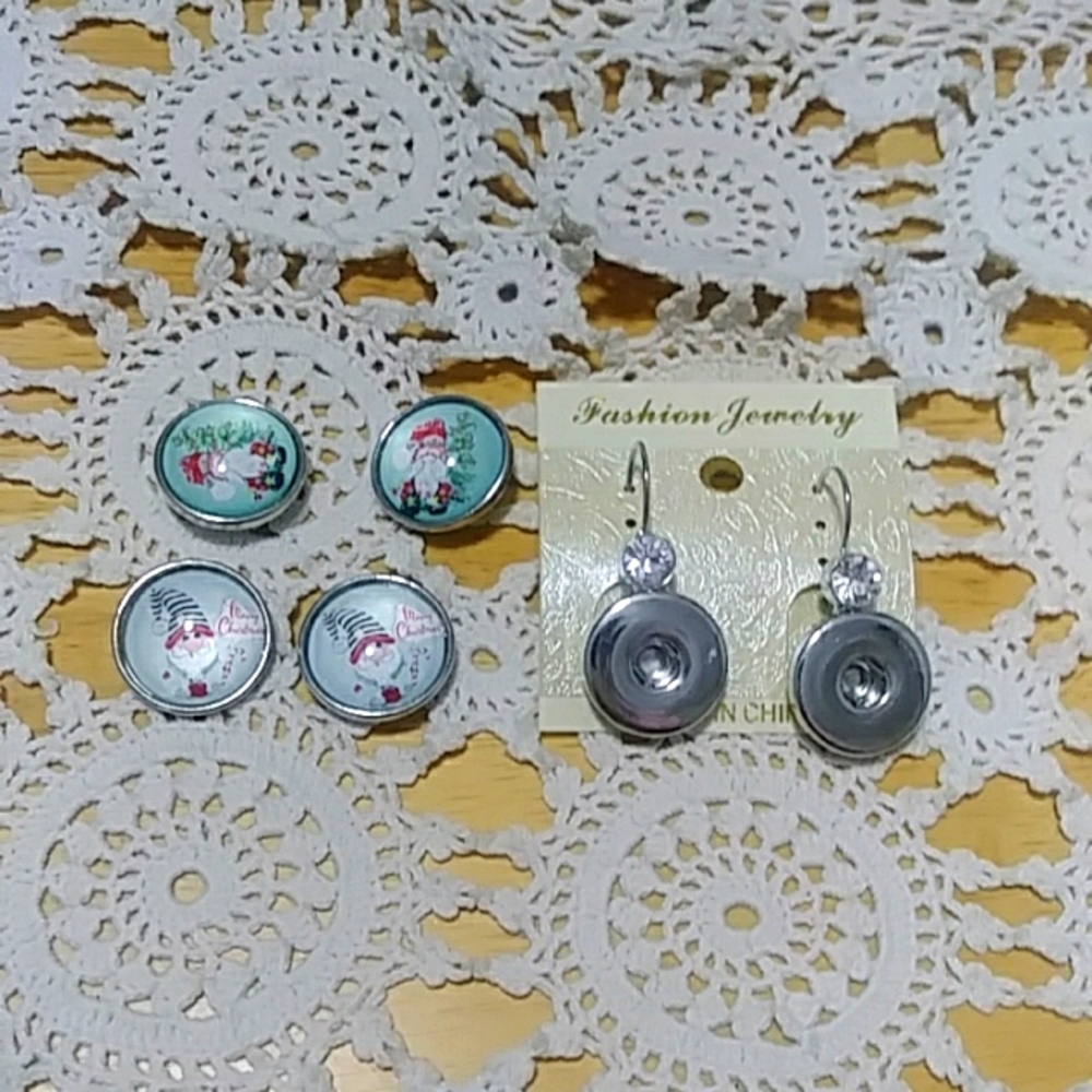 Christmas Gnomes Snap Buttons earrings standard size with Snap Chunks